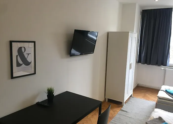 Guest house P63 Center